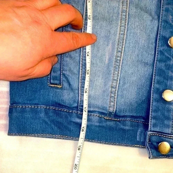 FOREVER 21 FANCY  DENIM JEANS WEST WITH METALLIC BUTTONS NEW CONDITION - Picture 5 of 6